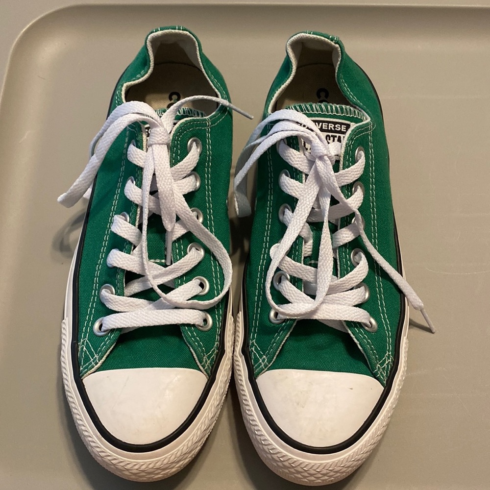 Green Low Top Chuck Taylor Converse Size 8 women’s/6.5 men